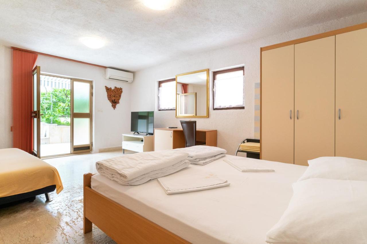 Apartment Milka Ровінь Екстер'єр фото